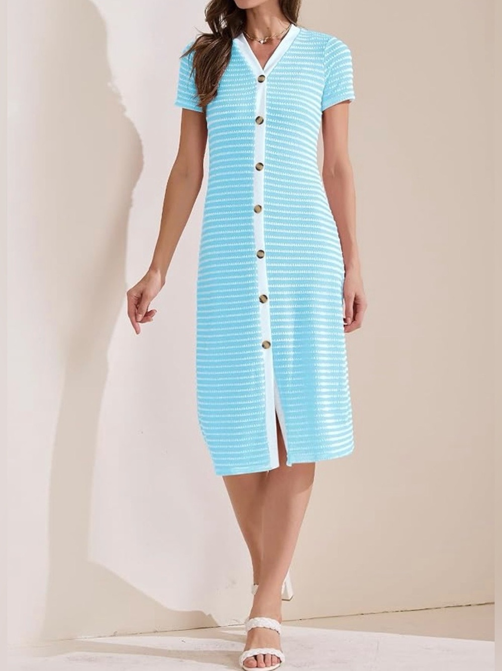 Fashion V-Neck Button-Front Midi Dress in Light Blue women’s size M
